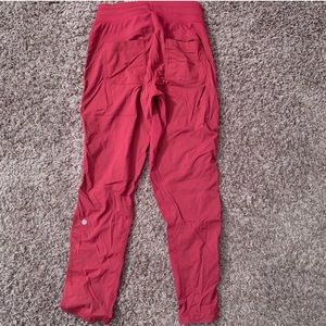 Lululemon on the fly pant